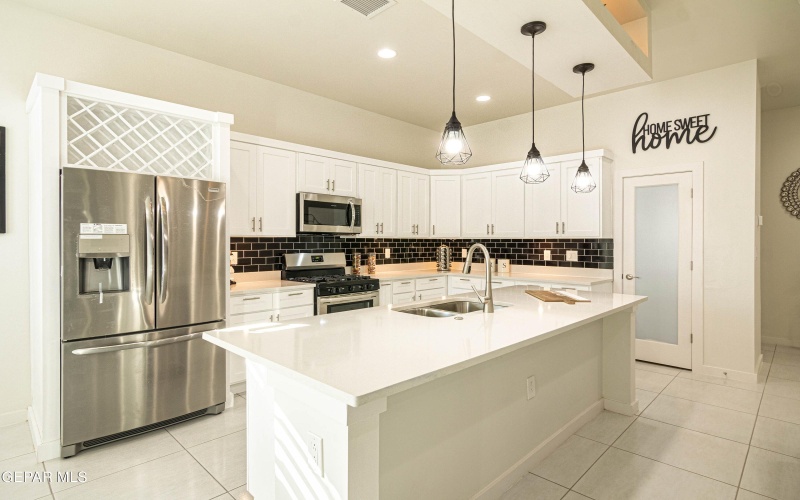 15384 Imagine Drive, El Paso, TX 79938, 4 Bedrooms Bedrooms, ,2 BathroomsBathrooms,Residential,For Sale,15384 Imagine Drive,0,921037