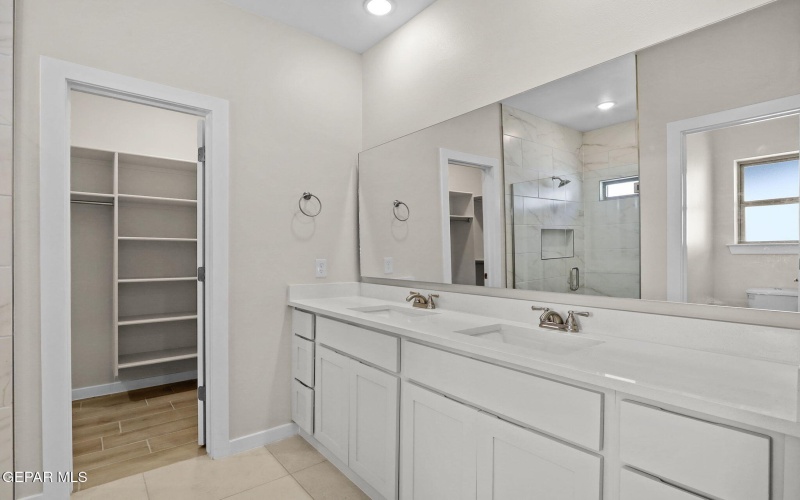 654 Davi's Greenwood Court, Vinton, TX 79821, 4 Bedrooms Bedrooms, ,3 BathroomsBathrooms,Residential,For Sale,654 Davi's Greenwood Court,0,922027