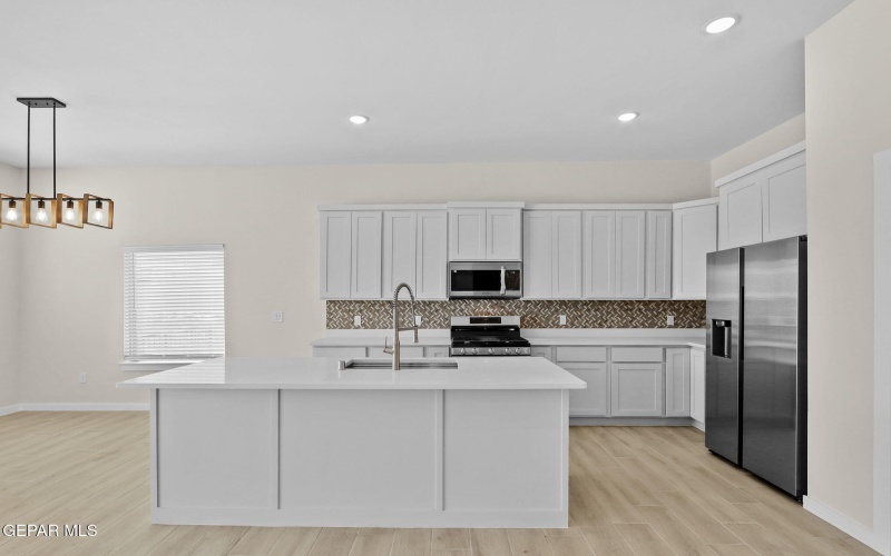 654 Davi's Greenwood Court, Vinton, TX 79821, 4 Bedrooms Bedrooms, ,3 BathroomsBathrooms,Residential,For Sale,654 Davi's Greenwood Court,0,922027