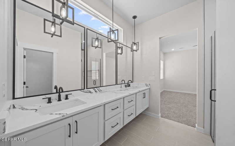 1421 DYLAN Place, El Paso, TX 79928, 4 Habitaciones Habitaciones , ,3 BañosBaños,Residential,En Venta,1421 DYLAN Place,0,923232