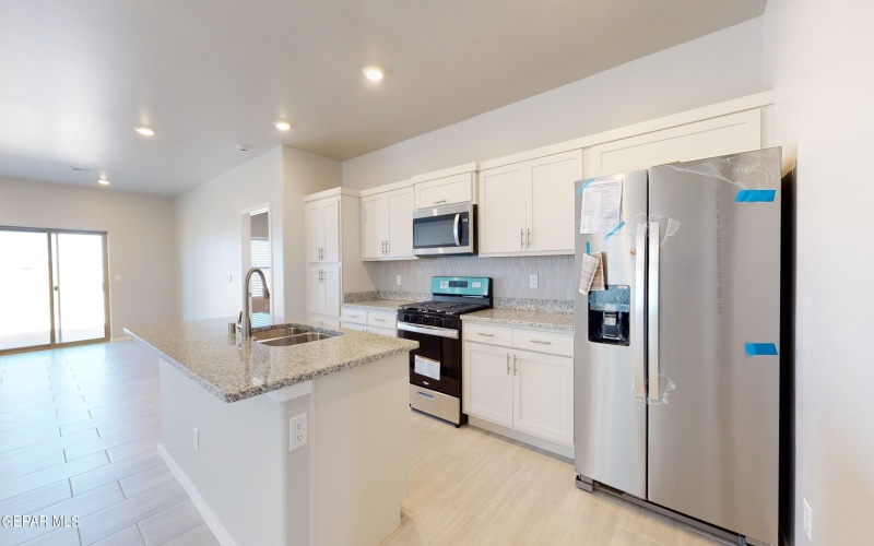 12825 Kingsbury Avenue, El Paso, TX 79928, 3 Habitaciones Habitaciones , ,1 BañoBaños,Residential,En Venta,12825 Kingsbury Avenue,0,936049