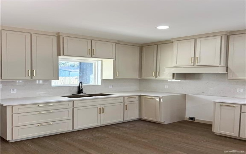 805 W Bowe Street, Pharr, TX 78577, 3 Bedrooms Bedrooms, ,2 BathroomsBathrooms,Residential,For Sale,805 W Bowe Street,0,491304