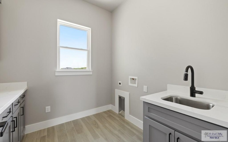 3406 KELSEY CT., HARLINGEN, TX 78550, 5 Habitaciones Habitaciones , ,3 BañosBaños,Residential,En Venta,3406 KELSEY CT.,0,29771028