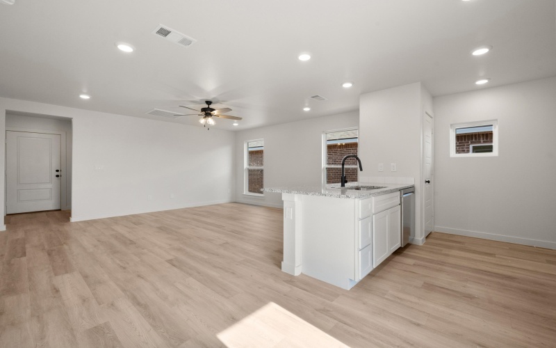 8313 24th Street, Lubbock, TX 79407, 2 Habitaciones Habitaciones , ,2 BañosBaños,Residential,En Venta,8313 24th Street,0,202600263