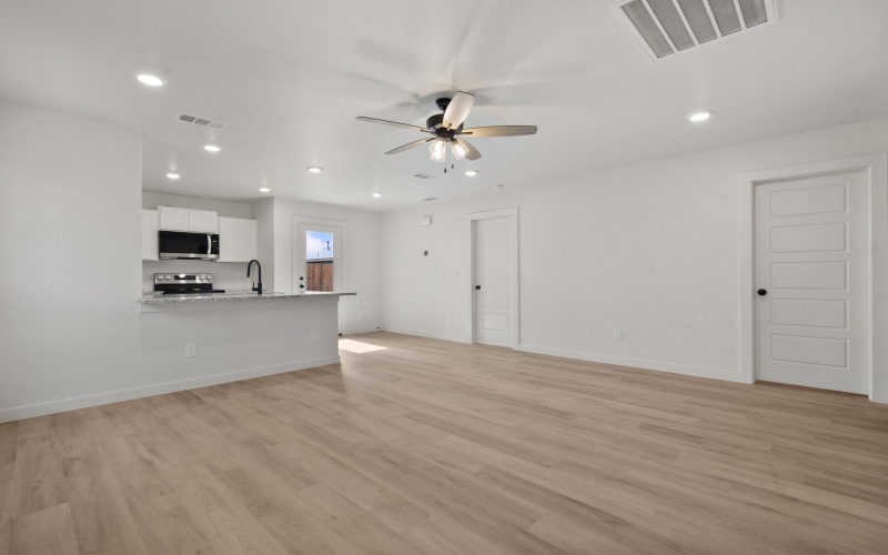 8313 24th Street, Lubbock, TX 79407, 2 Habitaciones Habitaciones , ,2 BañosBaños,Residential,En Venta,8313 24th Street,0,202600263