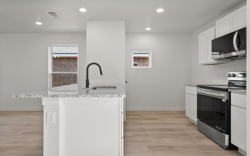 8313 24th Street, Lubbock, TX 79407, 2 Habitaciones Habitaciones , ,2 BañosBaños,Residential,En Venta,8313 24th Street,0,202600263