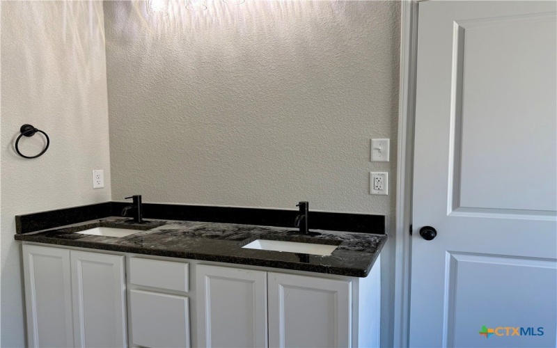 2550 Settlers Oak Drive, Belton, TX 76513, 3 Bedrooms Bedrooms, ,2 BathroomsBathrooms,Residential,For Sale,2550 Settlers Oak Drive,0,597639