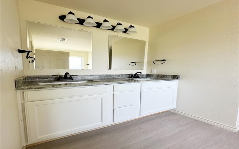 4036 Tarpon Springs Drive, Fort Worth, TX 76123, 3 Bedrooms Bedrooms, ,2 BathroomsBathrooms,Residential,For Sale,4036 Tarpon Springs Drive,0,21029744