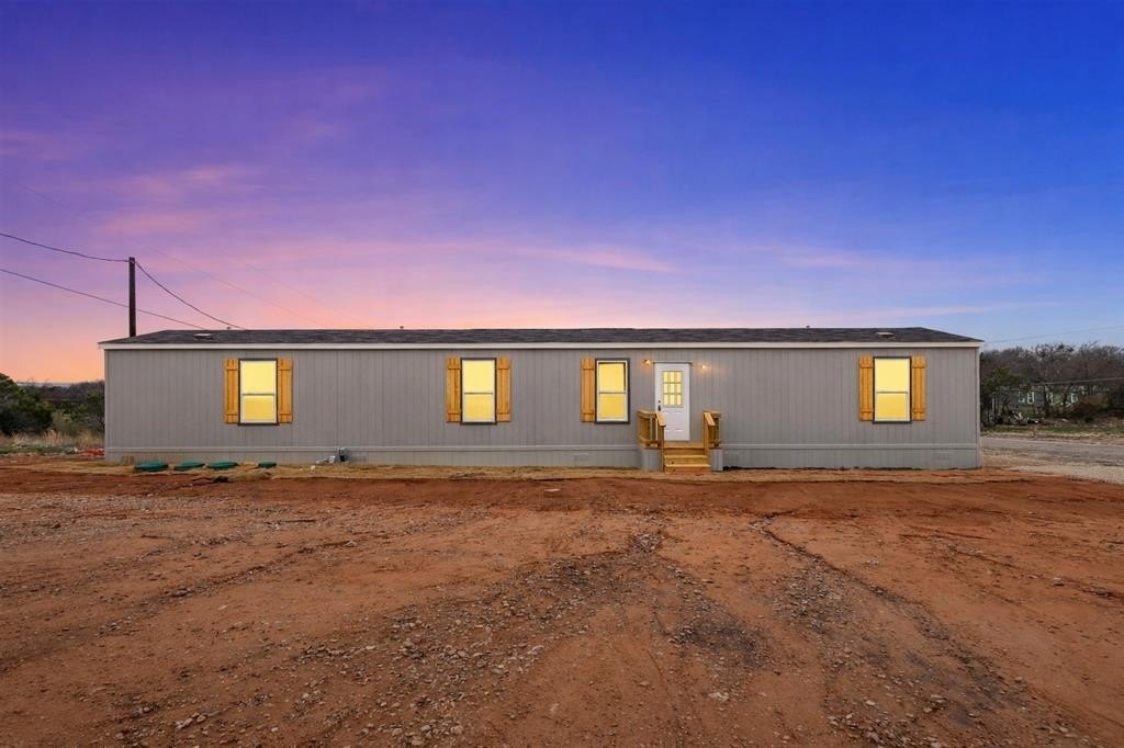 3501 Evergreen Drive, Granbury, TX 76048, 3 Bedrooms Bedrooms, ,2 BathroomsBathrooms,Residential,For Sale,3501 Evergreen Drive,0,21133352