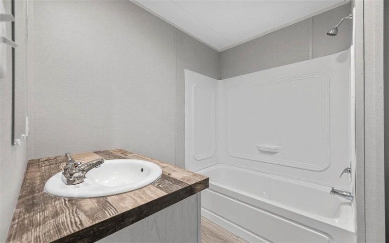 3501 Evergreen Drive, Granbury, TX 76048, 3 Bedrooms Bedrooms, ,2 BathroomsBathrooms,Residential,For Sale,3501 Evergreen Drive,0,21133352