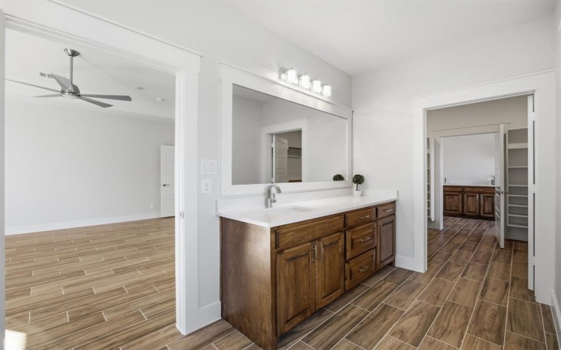 107 W Stagecoach Trail, Weatherford, TX 76085, 4 Habitaciones Habitaciones , ,2 BañosBaños,Residential,En Venta,107 W Stagecoach Trail,0,21143387