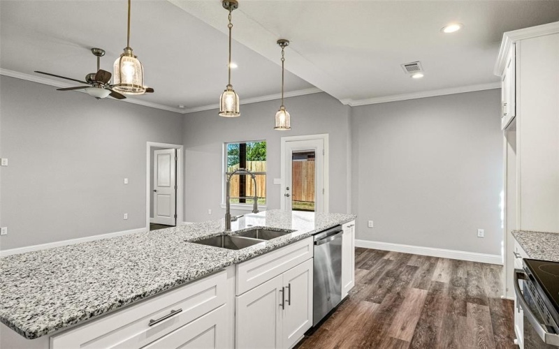 3611 Broken Bow Drive, Granbury, TX 76048, 3 Bedrooms Bedrooms, ,2 BathroomsBathrooms,Residential,For Sale,3611 Broken Bow Drive,0,21143646