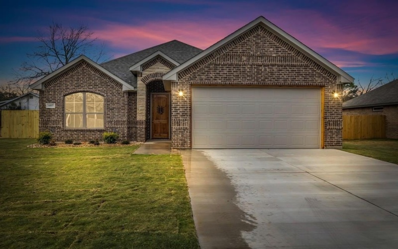 603 Madison Street, Cleburne, TX 76033, 3 Bedrooms Bedrooms, ,2 BathroomsBathrooms,Residential,For Sale,603 Madison Street,0,21143731