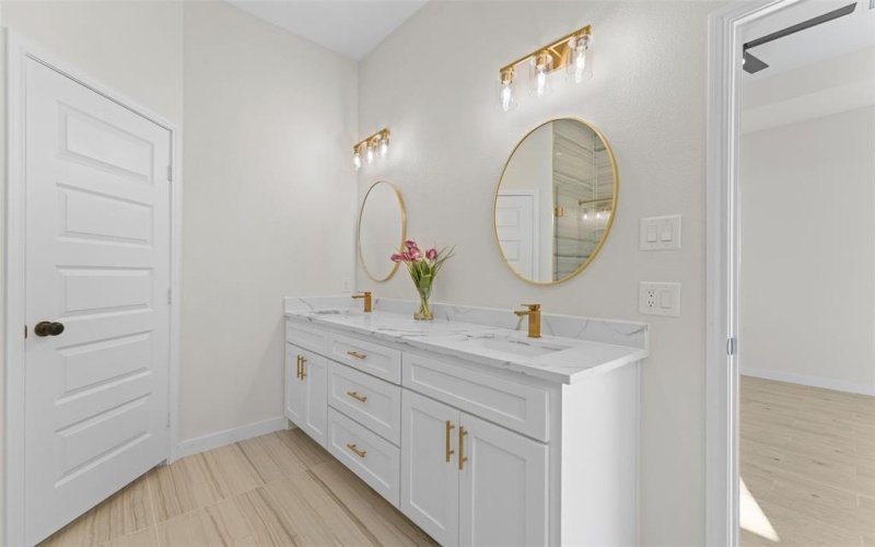 8340 Plainview Drive, Dallas, TX 75217, 4 Bedrooms Bedrooms, ,2 BathroomsBathrooms,Residential,For Sale,8340 Plainview Drive,0,21145828