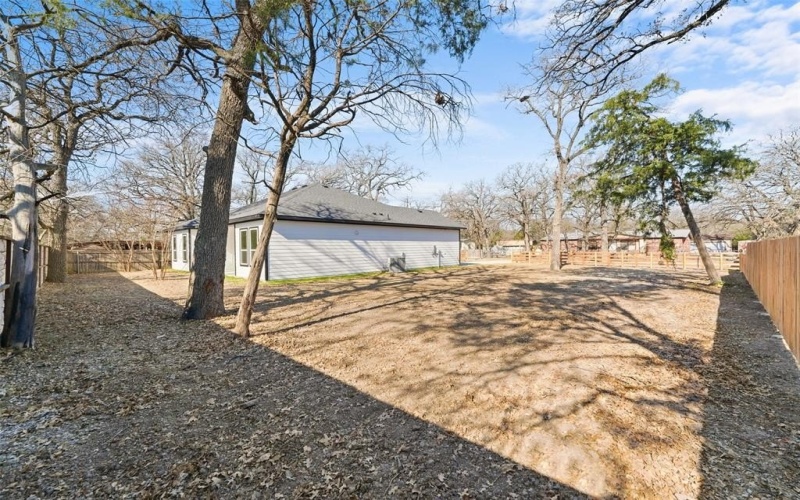 8340 Plainview Drive, Dallas, TX 75217, 4 Bedrooms Bedrooms, ,2 BathroomsBathrooms,Residential,For Sale,8340 Plainview Drive,0,21145828