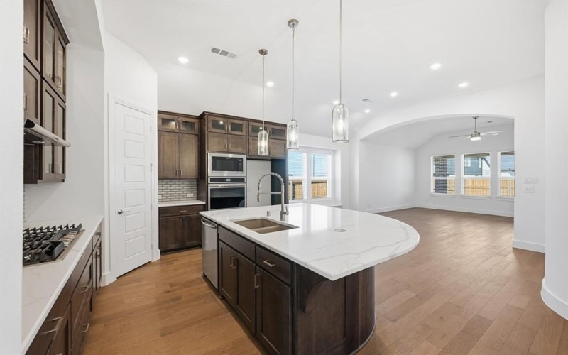 3704 American Paint Drive, Aubrey, TX 76227, 3 Habitaciones Habitaciones , ,2 BañosBaños,Residential,En Venta,3704 American Paint Drive,0,21146106