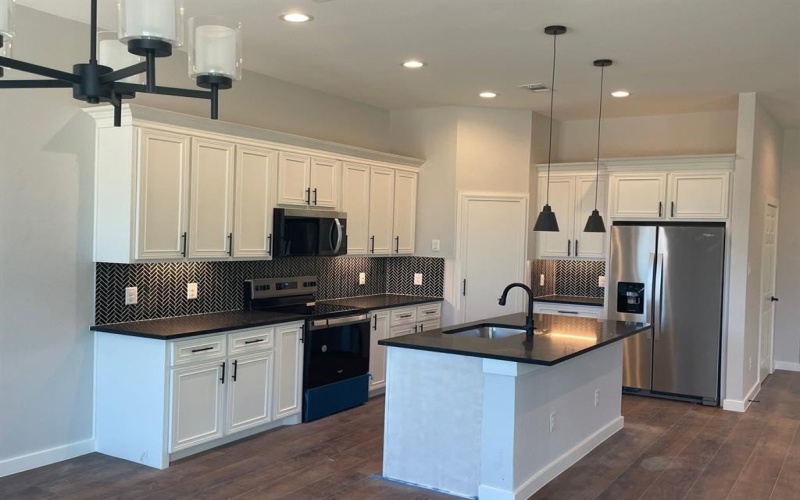 5514 Fannie Street, Dallas, TX 75212, 5 Bedrooms Bedrooms, ,3 BathroomsBathrooms,Residential,For Sale,5514 Fannie Street,0,21146506