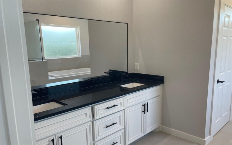 5514 Fannie Street, Dallas, TX 75212, 5 Bedrooms Bedrooms, ,3 BathroomsBathrooms,Residential,For Sale,5514 Fannie Street,0,21146506