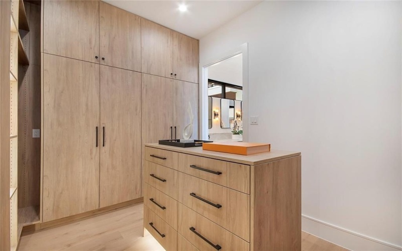 7619 Kenwell Street, Dallas, TX 75209, 4 Habitaciones Habitaciones , ,5 BañosBaños,Residential,En Venta,7619 Kenwell Street,0,21146759