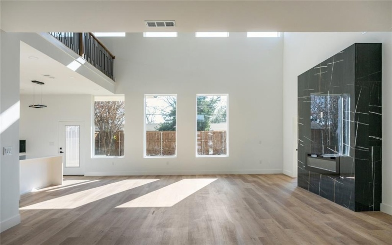 2950 Sundial Drive, Dallas, TX 75229, 4 Bedrooms Bedrooms, ,3 BathroomsBathrooms,Residential,For Sale,2950 Sundial Drive,0,21147008