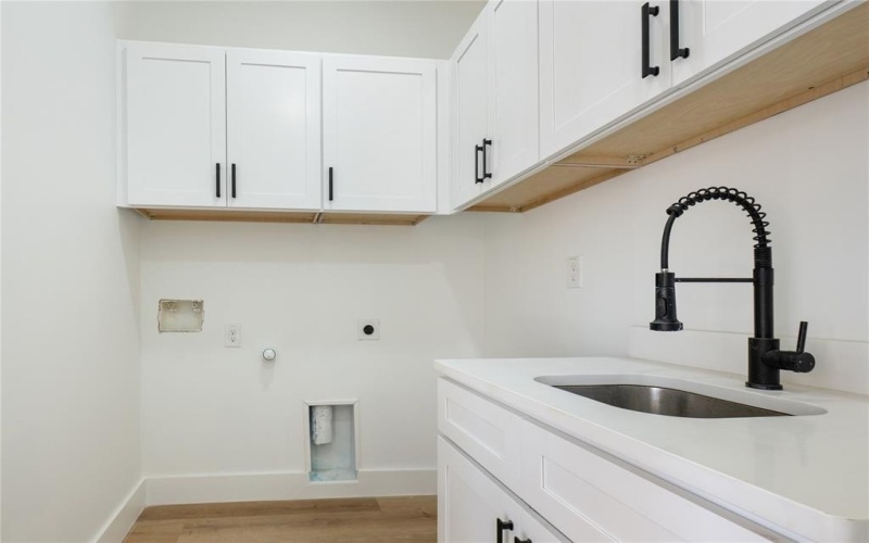 2950 Sundial Drive, Dallas, TX 75229, 4 Bedrooms Bedrooms, ,3 BathroomsBathrooms,Residential,For Sale,2950 Sundial Drive,0,21147008