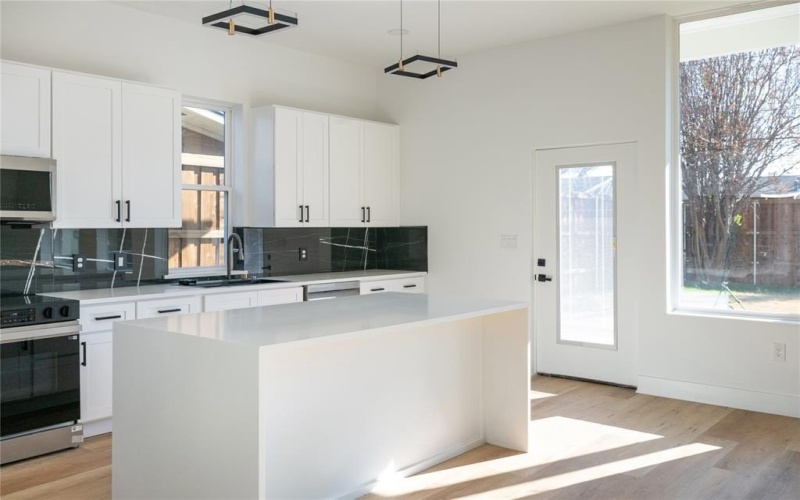 2950 Sundial Drive, Dallas, TX 75229, 4 Bedrooms Bedrooms, ,3 BathroomsBathrooms,Residential,For Sale,2950 Sundial Drive,0,21147008