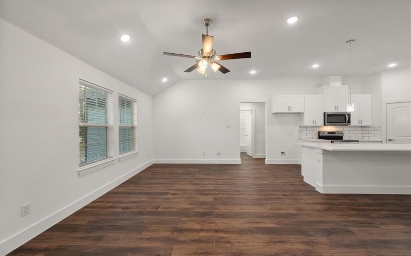 401 N Goodman Avenue, Kerens, TX 75144, 3 Habitaciones Habitaciones , ,2 BañosBaños,Residential,En Venta,401 N Goodman Avenue,0,21147145