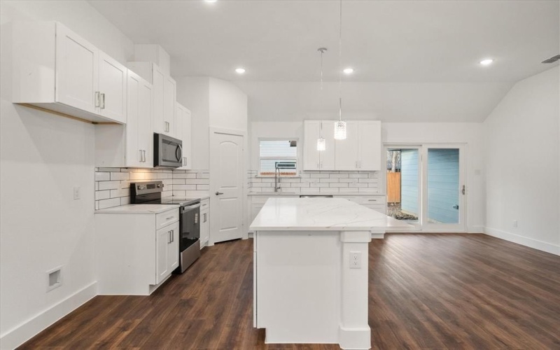 401 N Goodman Avenue, Kerens, TX 75144, 3 Habitaciones Habitaciones , ,2 BañosBaños,Residential,En Venta,401 N Goodman Avenue,0,21147145