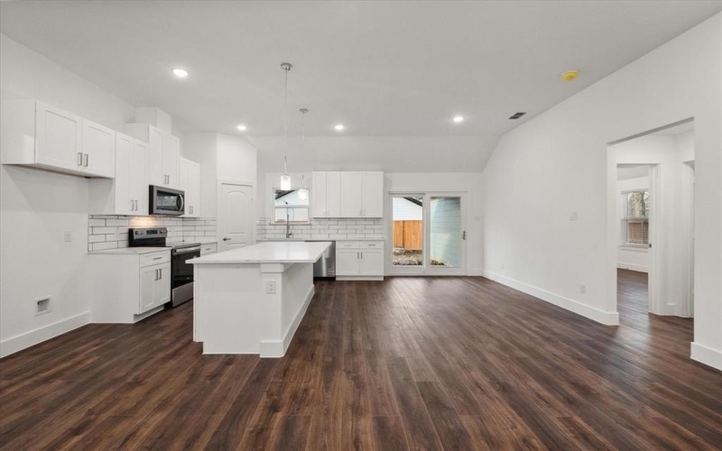 401 N Goodman Avenue, Kerens, TX 75144, 3 Habitaciones Habitaciones , ,2 BañosBaños,Residential,En Venta,401 N Goodman Avenue,0,21147145