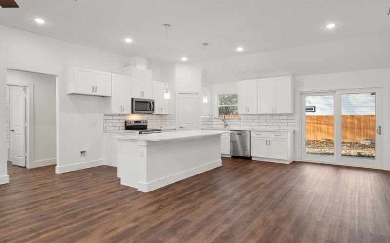 401 N Goodman Avenue, Kerens, TX 75144, 3 Habitaciones Habitaciones , ,2 BañosBaños,Residential,En Venta,401 N Goodman Avenue,0,21147145