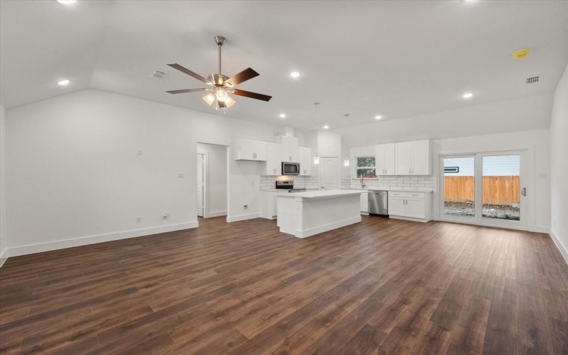 401 N Goodman Avenue, Kerens, TX 75144, 3 Habitaciones Habitaciones , ,2 BañosBaños,Residential,En Venta,401 N Goodman Avenue,0,21147145