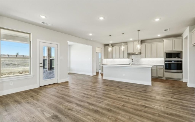 152 Swan Lake Drive, Waxahachie, TX 75165, 4 Bedrooms Bedrooms, ,3 BathroomsBathrooms,Residential,For Sale,152 Swan Lake Drive,0,21147600