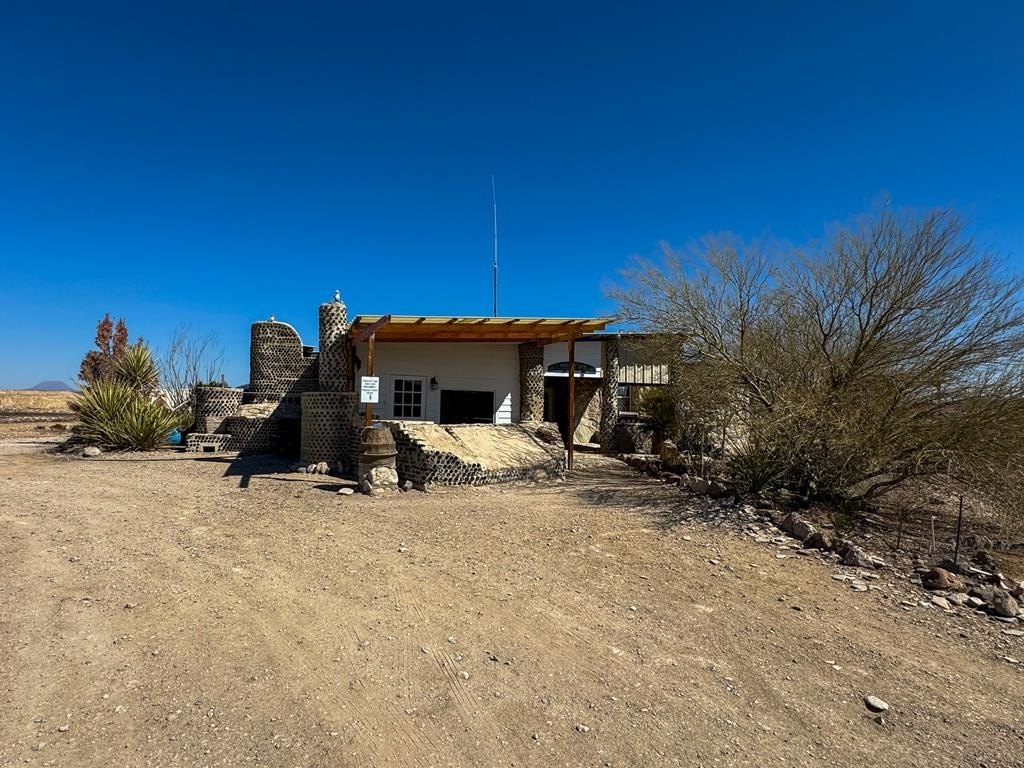 400 N Smiling Dog Trail, Terlingua, TX 79830, 2 Habitaciones Habitaciones , ,2 BañosBaños,Residential,En Venta,400 N Smiling Dog Trail,0,158057