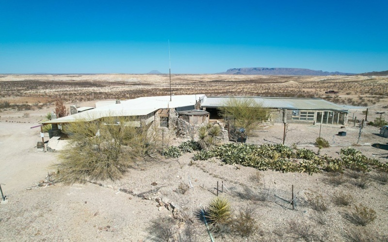 400 N Smiling Dog Trail, Terlingua, TX 79830, 2 Habitaciones Habitaciones , ,2 BañosBaños,Residential,En Venta,400 N Smiling Dog Trail,0,158057