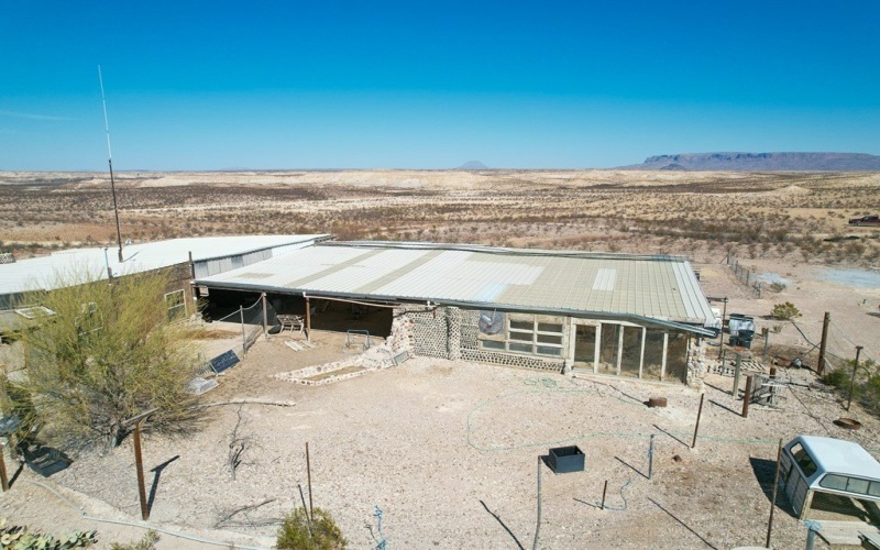 400 N Smiling Dog Trail, Terlingua, TX 79830, 2 Habitaciones Habitaciones , ,2 BañosBaños,Residential,En Venta,400 N Smiling Dog Trail,0,158057