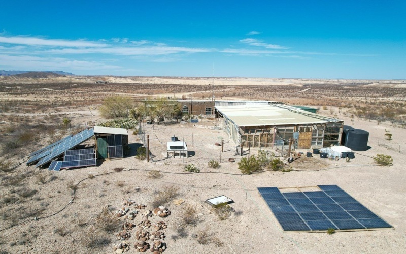 400 N Smiling Dog Trail, Terlingua, TX 79830, 2 Habitaciones Habitaciones , ,2 BañosBaños,Residential,En Venta,400 N Smiling Dog Trail,0,158057