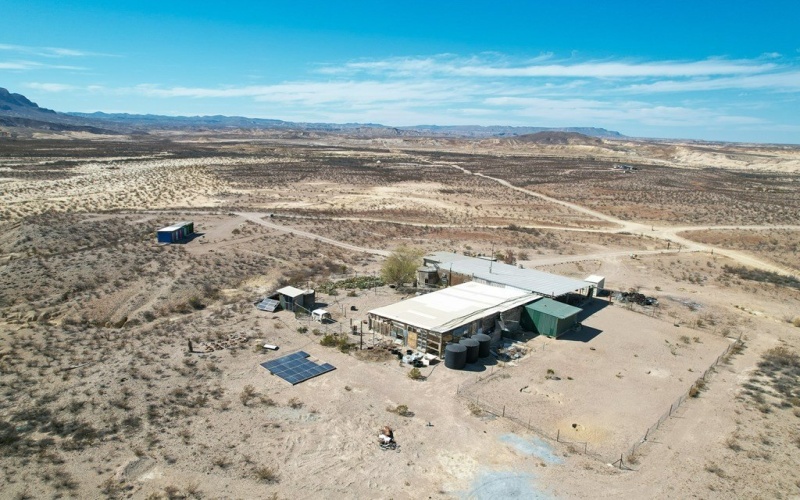 400 N Smiling Dog Trail, Terlingua, TX 79830, 2 Habitaciones Habitaciones , ,2 BañosBaños,Residential,En Venta,400 N Smiling Dog Trail,0,158057