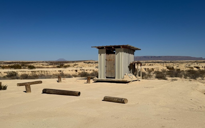 400 N Smiling Dog Trail, Terlingua, TX 79830, 2 Habitaciones Habitaciones , ,2 BañosBaños,Residential,En Venta,400 N Smiling Dog Trail,0,158057