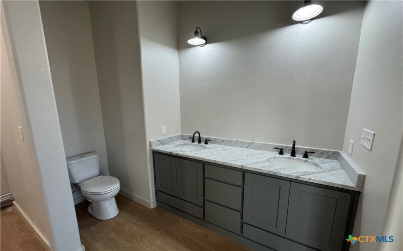 318 Warehouse Road, Victoria, TX 77905, 3 Habitaciones Habitaciones , ,2 BañosBaños,Residential,En Venta,318 Warehouse Road,0,601168