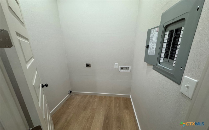 318 Warehouse Road, Victoria, TX 77905, 3 Habitaciones Habitaciones , ,2 BañosBaños,Residential,En Venta,318 Warehouse Road,0,601168