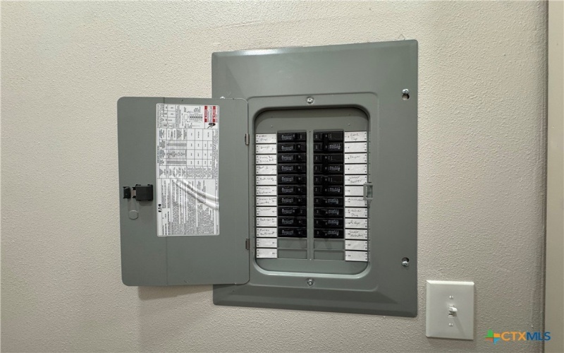 318 Warehouse Road, Victoria, TX 77905, 3 Habitaciones Habitaciones , ,2 BañosBaños,Residential,En Venta,318 Warehouse Road,0,601168