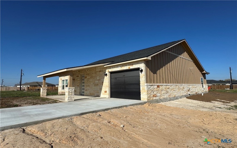 318 Warehouse Road, Victoria, TX 77905, 3 Habitaciones Habitaciones , ,2 BañosBaños,Residential,En Venta,318 Warehouse Road,0,601168