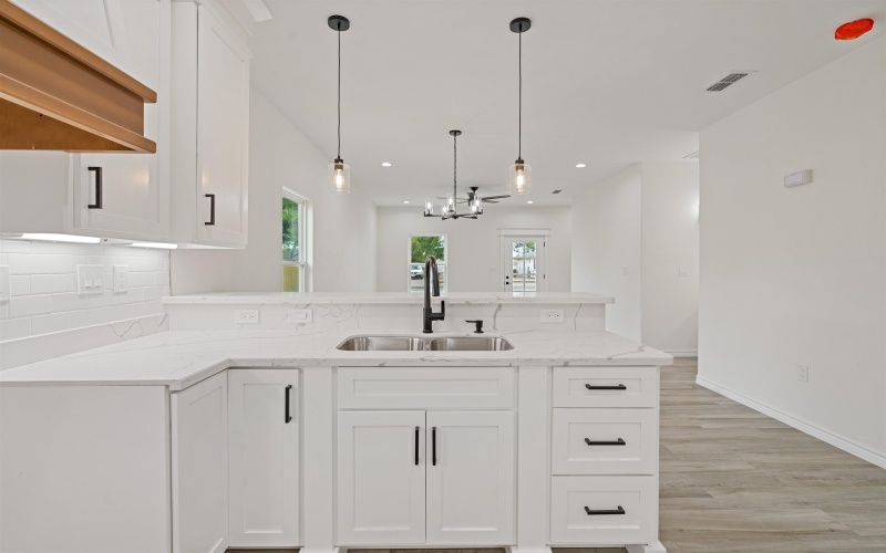 406 E Cortinas, Del Rio, TX 78840, 3 Habitaciones Habitaciones , ,2 BañosBaños,Residential,En Venta,406 E Cortinas,0,208003