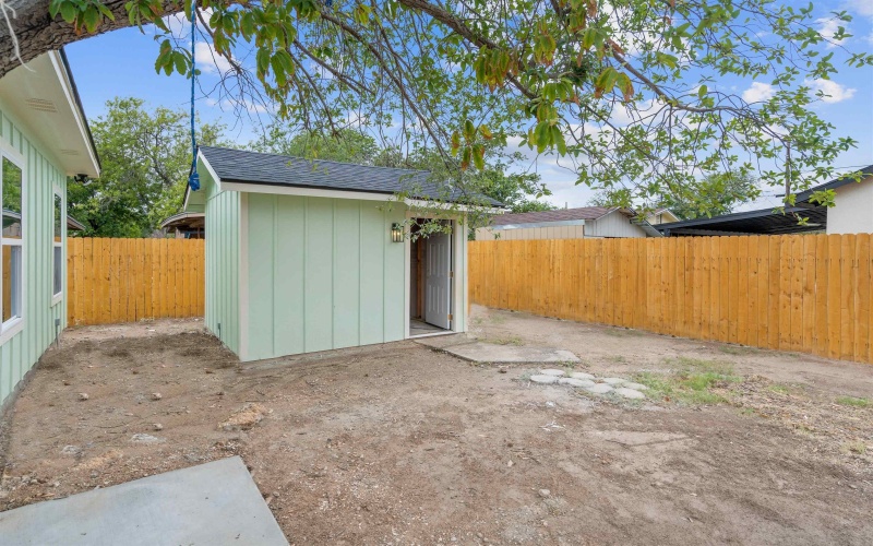 406 E Cortinas, Del Rio, TX 78840, 3 Habitaciones Habitaciones , ,2 BañosBaños,Residential,En Venta,406 E Cortinas,0,208003