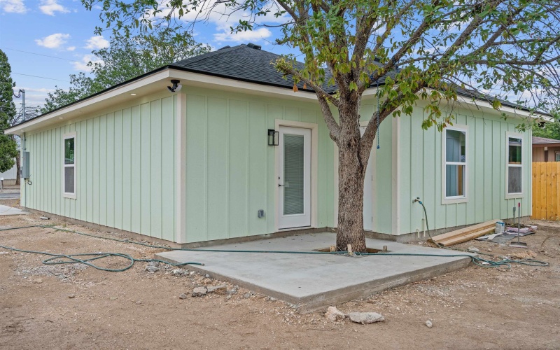 406 E Cortinas, Del Rio, TX 78840, 3 Habitaciones Habitaciones , ,2 BañosBaños,Residential,En Venta,406 E Cortinas,0,208003