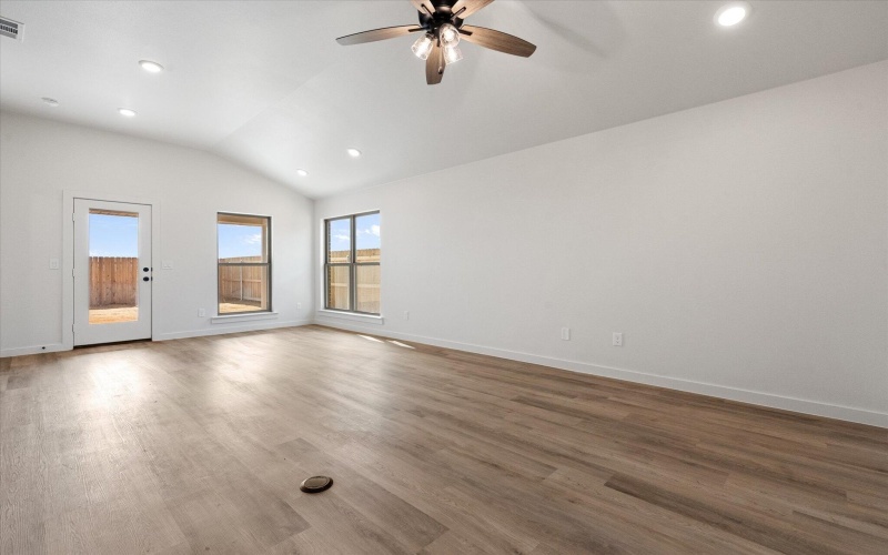 7103 14th Street, Lubbock, TX 79416, 4 Habitaciones Habitaciones , ,2 BañosBaños,Residential,En Venta,7103 14th Street,0,202600349