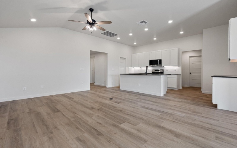 7103 14th Street, Lubbock, TX 79416, 4 Habitaciones Habitaciones , ,2 BañosBaños,Residential,En Venta,7103 14th Street,0,202600349