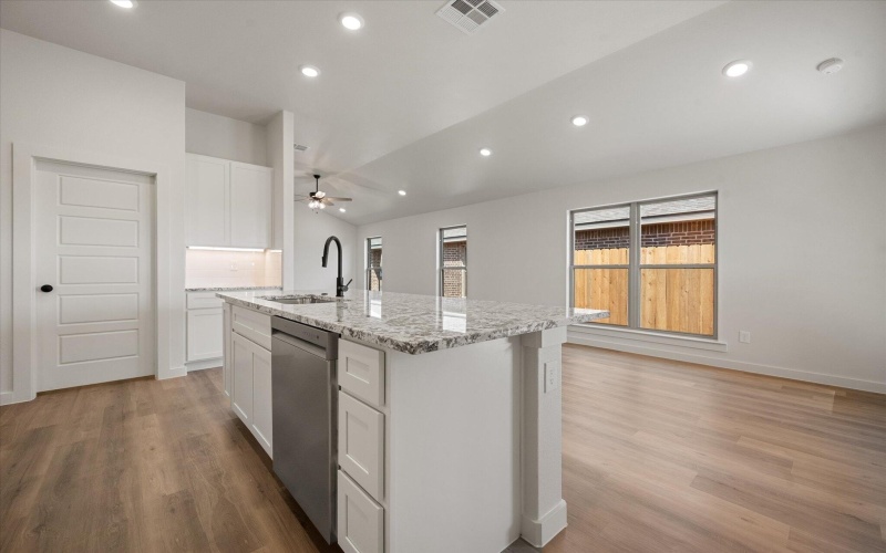 7105 14th Street, Lubbock, TX 79416, 4 Bedrooms Bedrooms, ,2 BathroomsBathrooms,Residential,For Sale,7105 14th Street,0,202600352