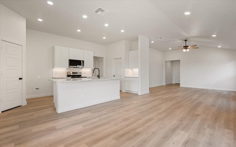 7105 14th Street, Lubbock, TX 79416, 4 Bedrooms Bedrooms, ,2 BathroomsBathrooms,Residential,For Sale,7105 14th Street,0,202600352