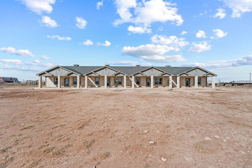 6615 E County Rd 61, Midland, TX 79705, 8 Bedrooms Bedrooms, ,8 BathroomsBathrooms,Residential Multi Family,For Sale,6615 E County Rd 61,0,50087858